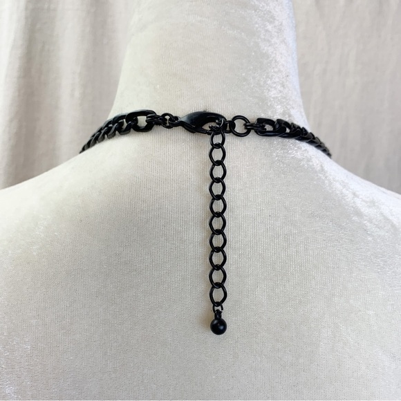 Long Black chain faceted bead cluster necklace - Picture 3 of 6